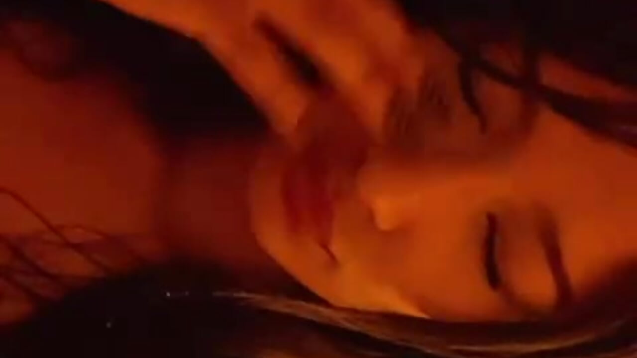 wet - video của người mẫu cam Nicollee_Heart