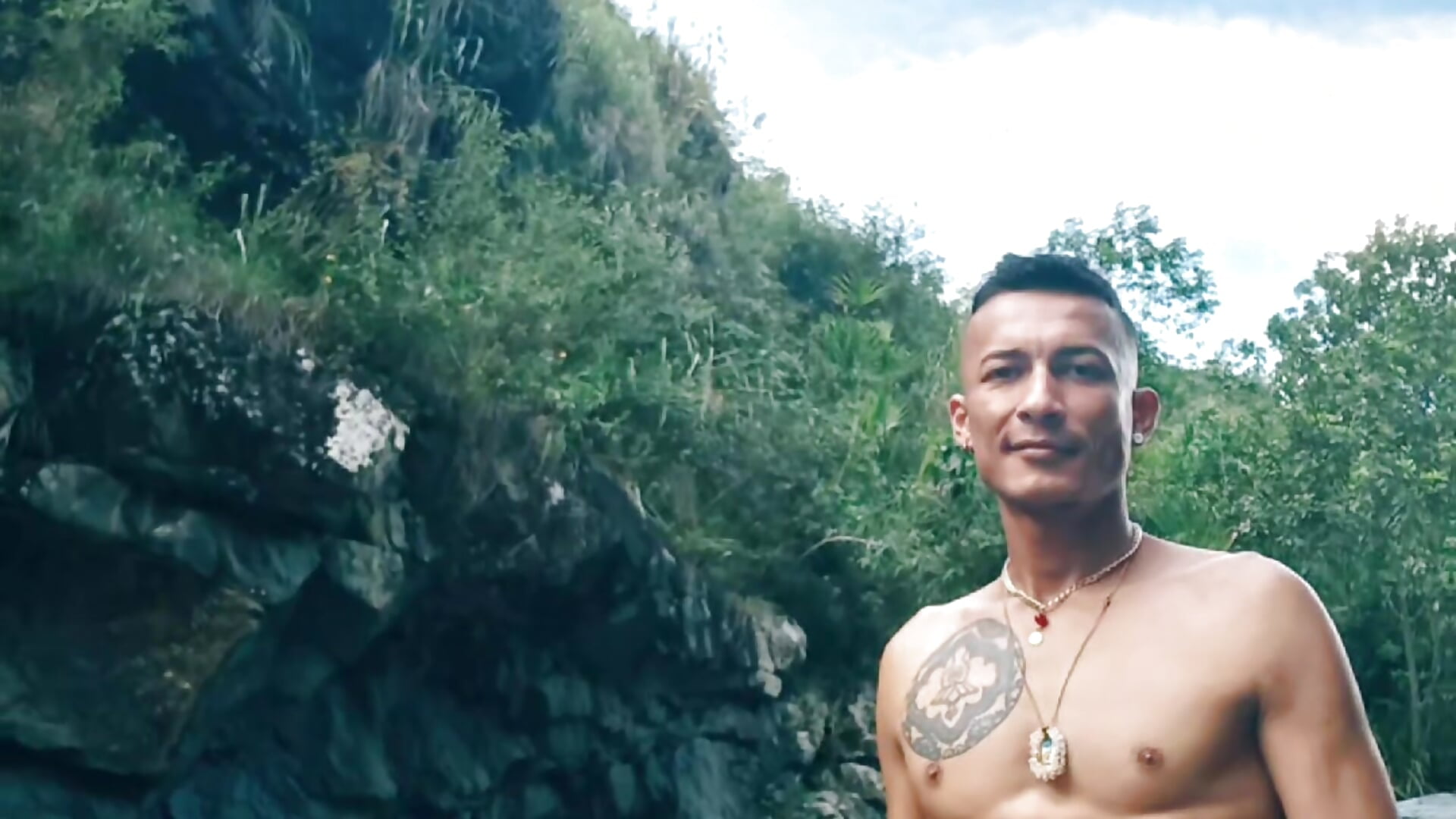 1000076511 - vídeo de la modelo de cam Alejobig27