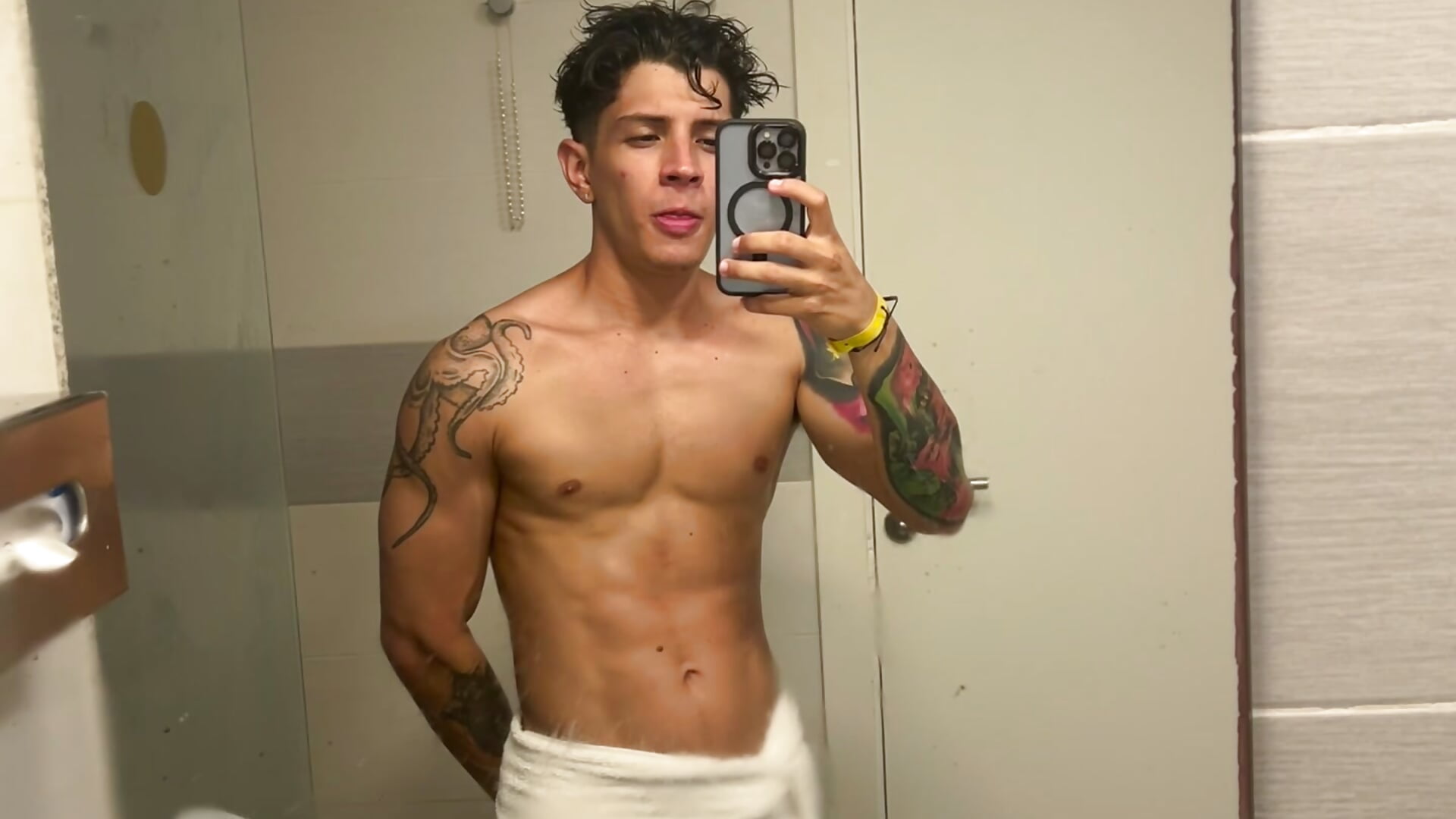 IMG_9784 - video by Bartblake cam model