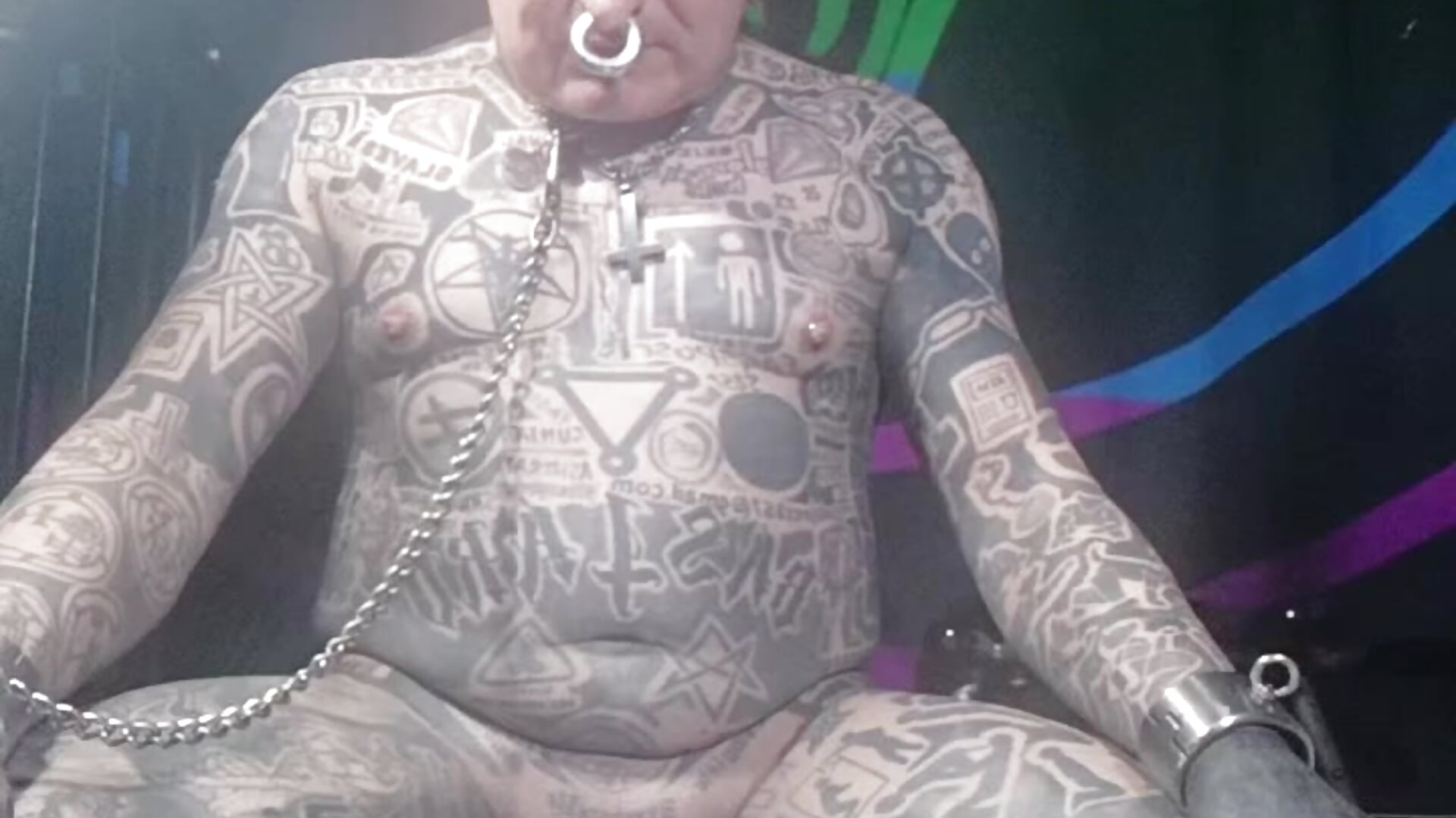 object857 begs MaSSters to take object857 away to CIS24/7/365 (8) - відео від вебкаммоделі object857