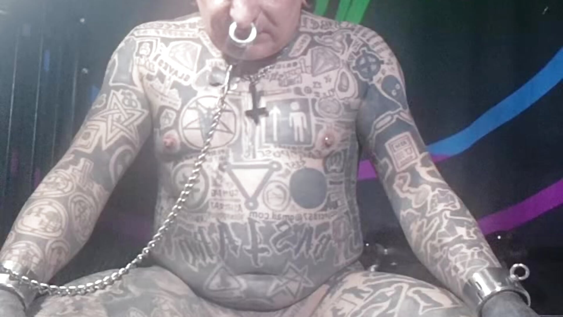 object857 begs MaSSters to take object857 away to CIS24/7/365 (5) - відео від вебкаммоделі object857