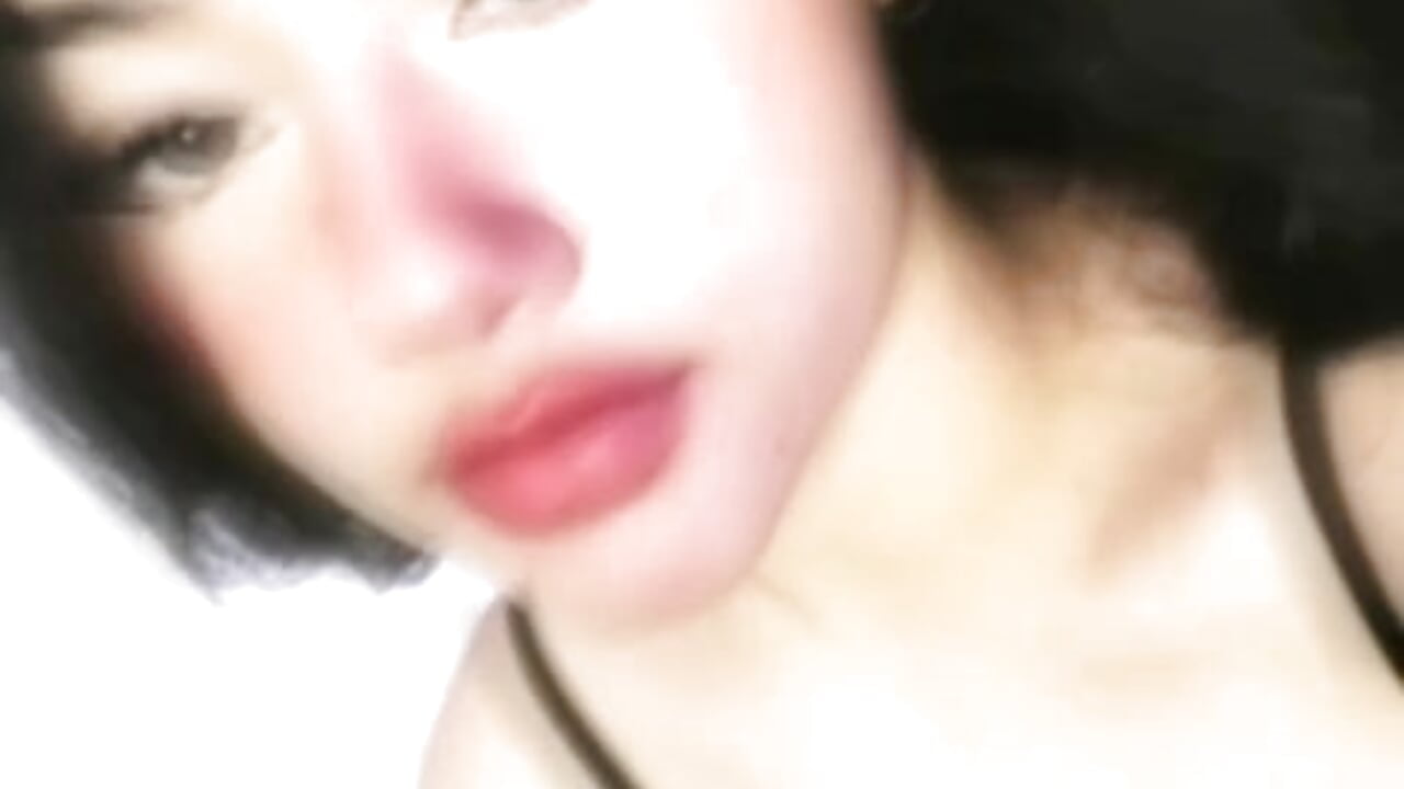 kisss meee!!!♥♥ - video by Dulcerose_01 cam model