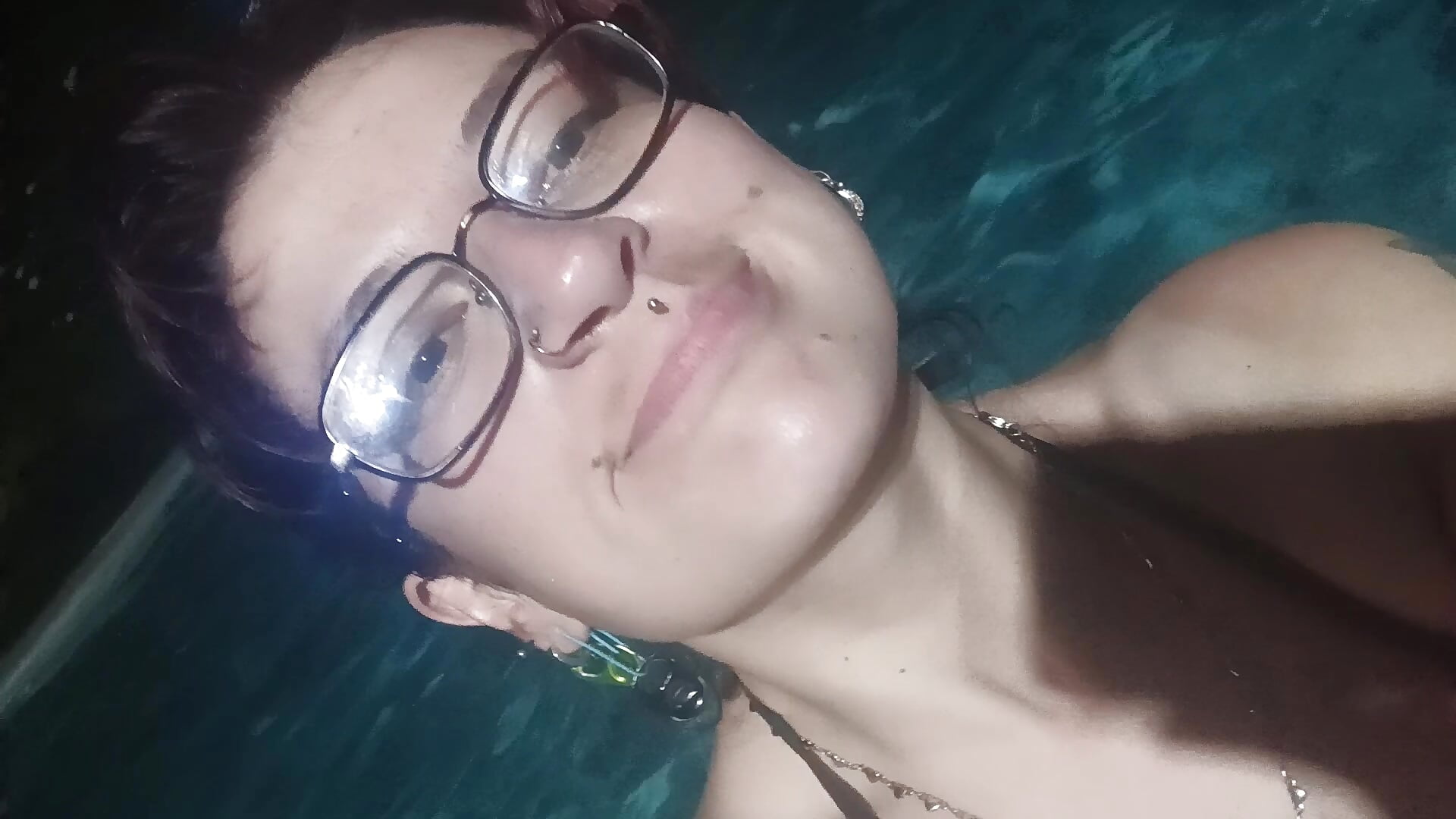 Wet 💦- Mojada 💦 Piscina- Pool - Video von _Alaskamisa Cam-Model