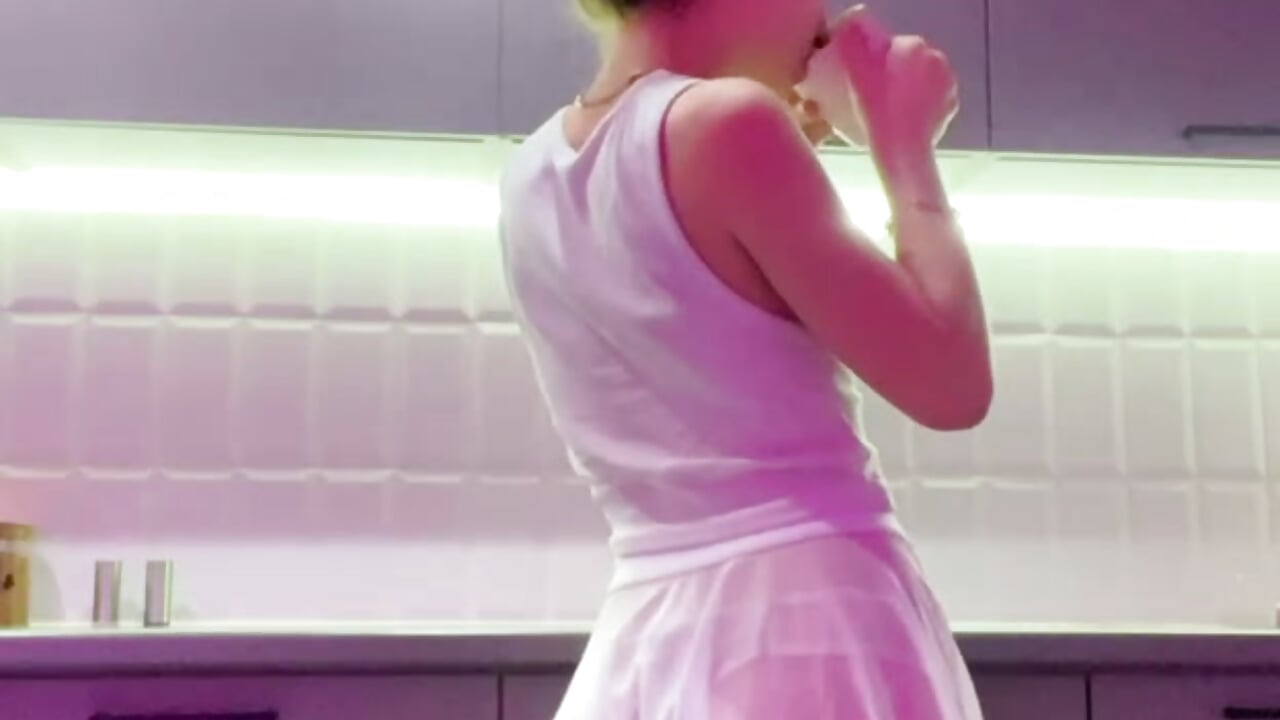 Is this skirt too see through?? - Video von LolaPrise Cam-Model