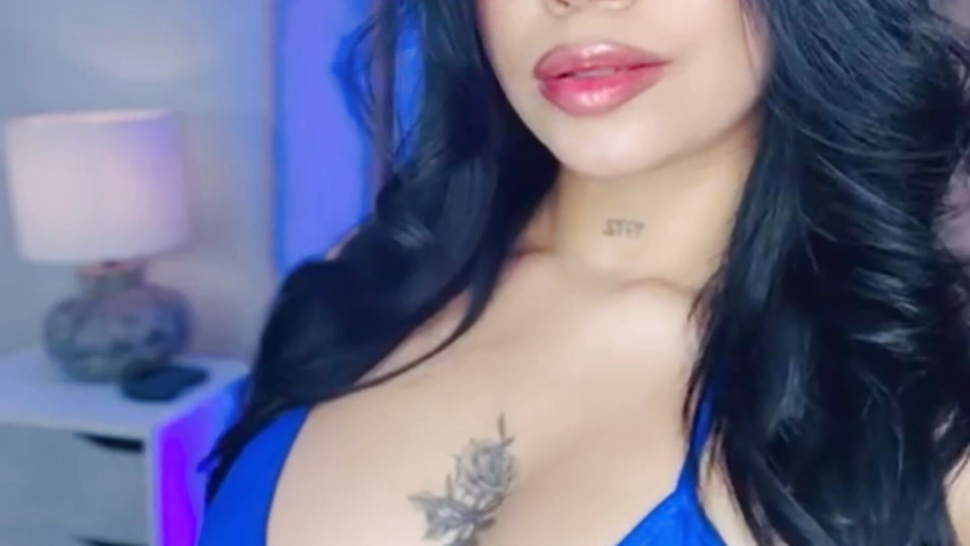 Playing with my anal plug Part 1 - Vídeo de MelodyCarsson, modelo de vídeos