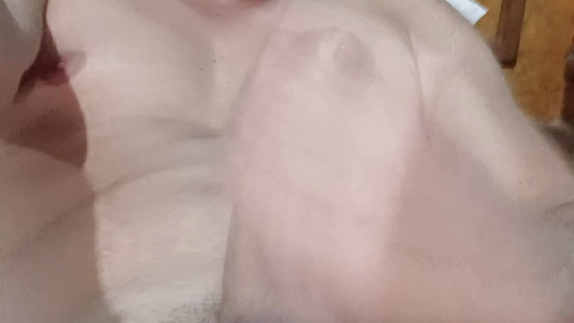 Mi amor mira como chorrea y sale la lechita disparada. 💦🥵🤤🍆 - video by cristian07_ cam model