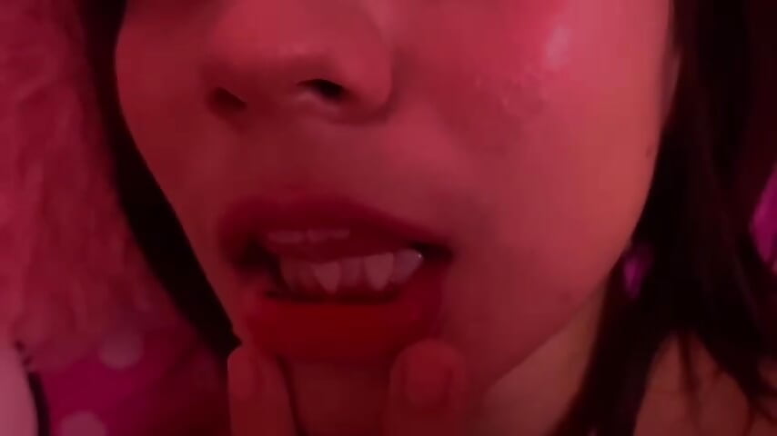 Snake Bites🐍－カメラキャストのakame_meowの動画