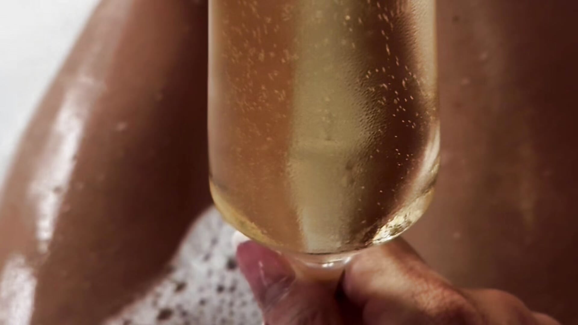 BATH+CHAMPAGNE ✨