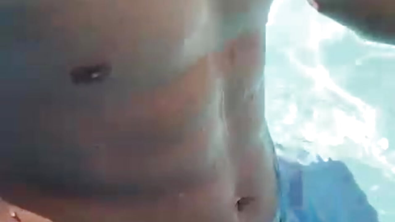 pool🏊‍♂️ - vídeo de la modelo de cam masterbrave420