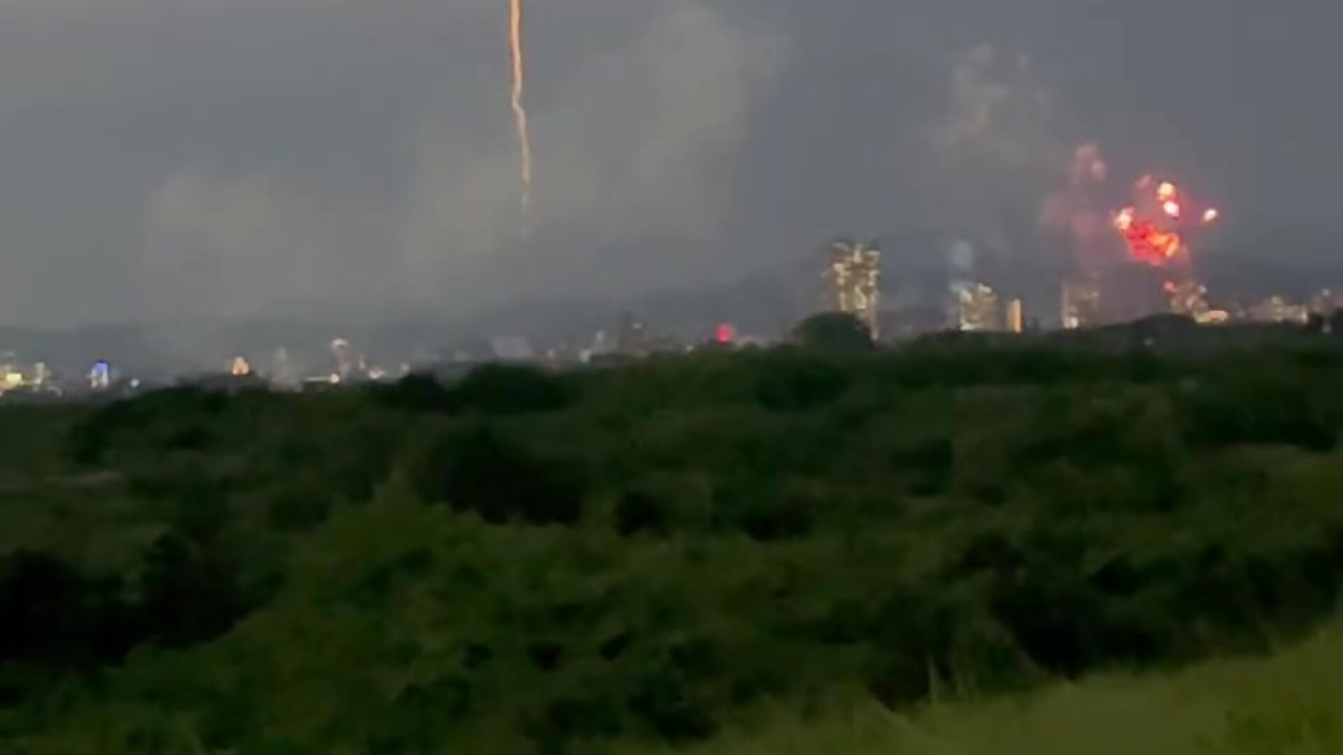 今年の花火大会♡2025 - video by usako_2025 cam model