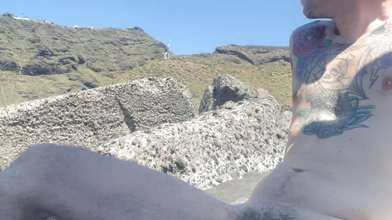 BOUNCING MY COCK ON THE BEACH WHILE IM GETTING BIGGER AND BIGGER - vídeo de la modelo de cam _Lordjizz