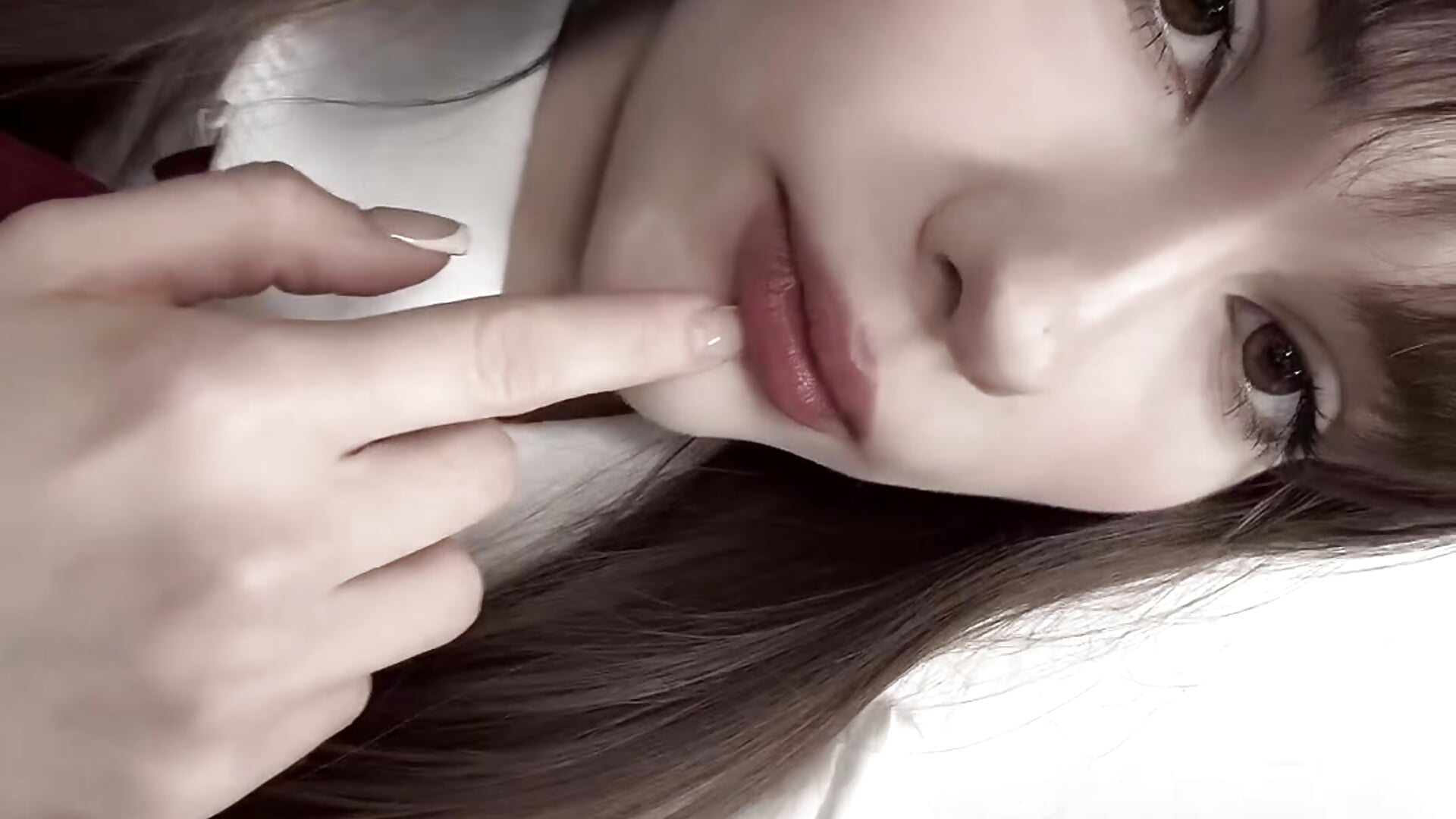 Don’t look too long… you might fall in love. - video by Zoe_Vee cam model