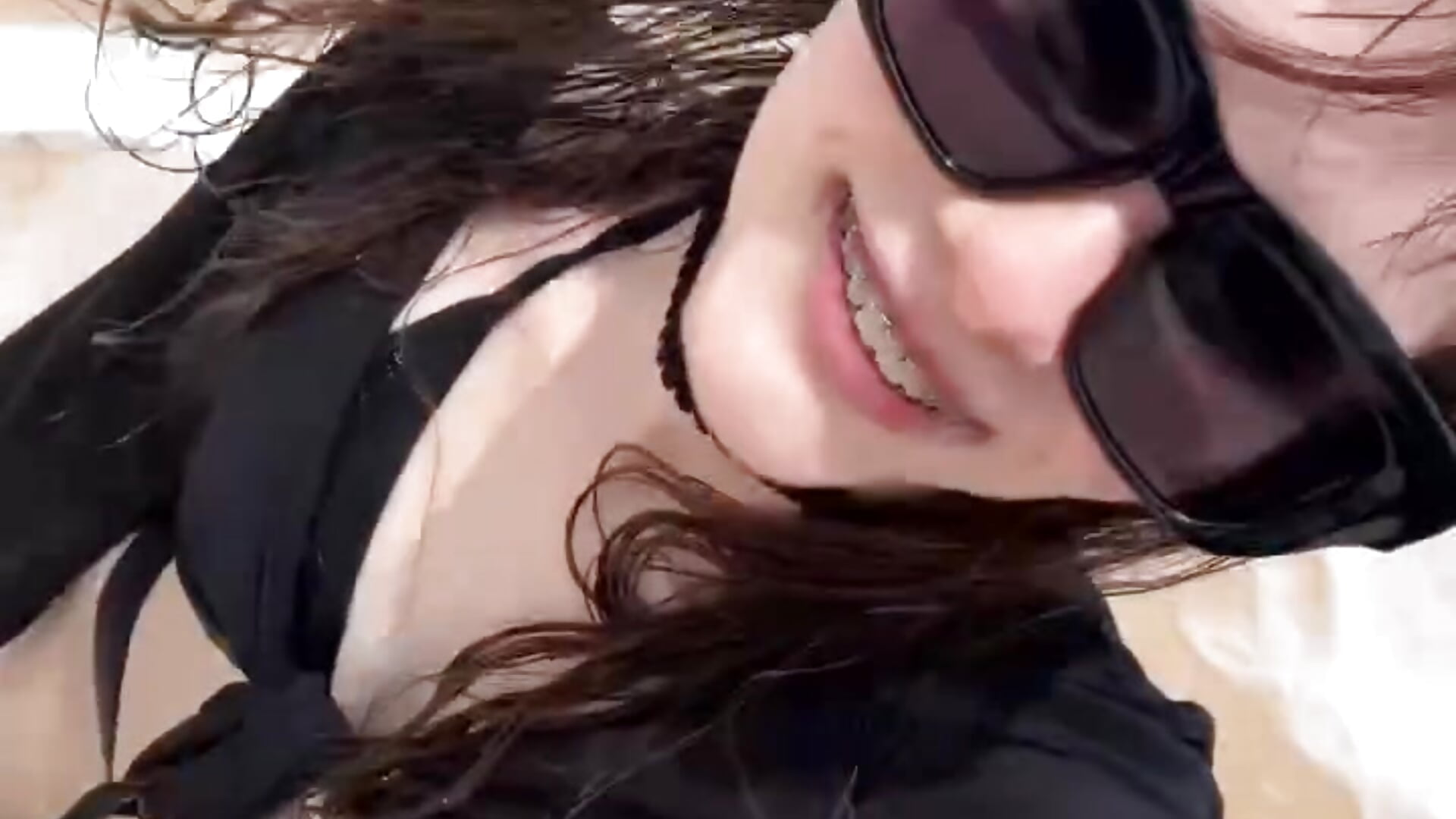 🌊 - video di Zoe_Vee modella di cam