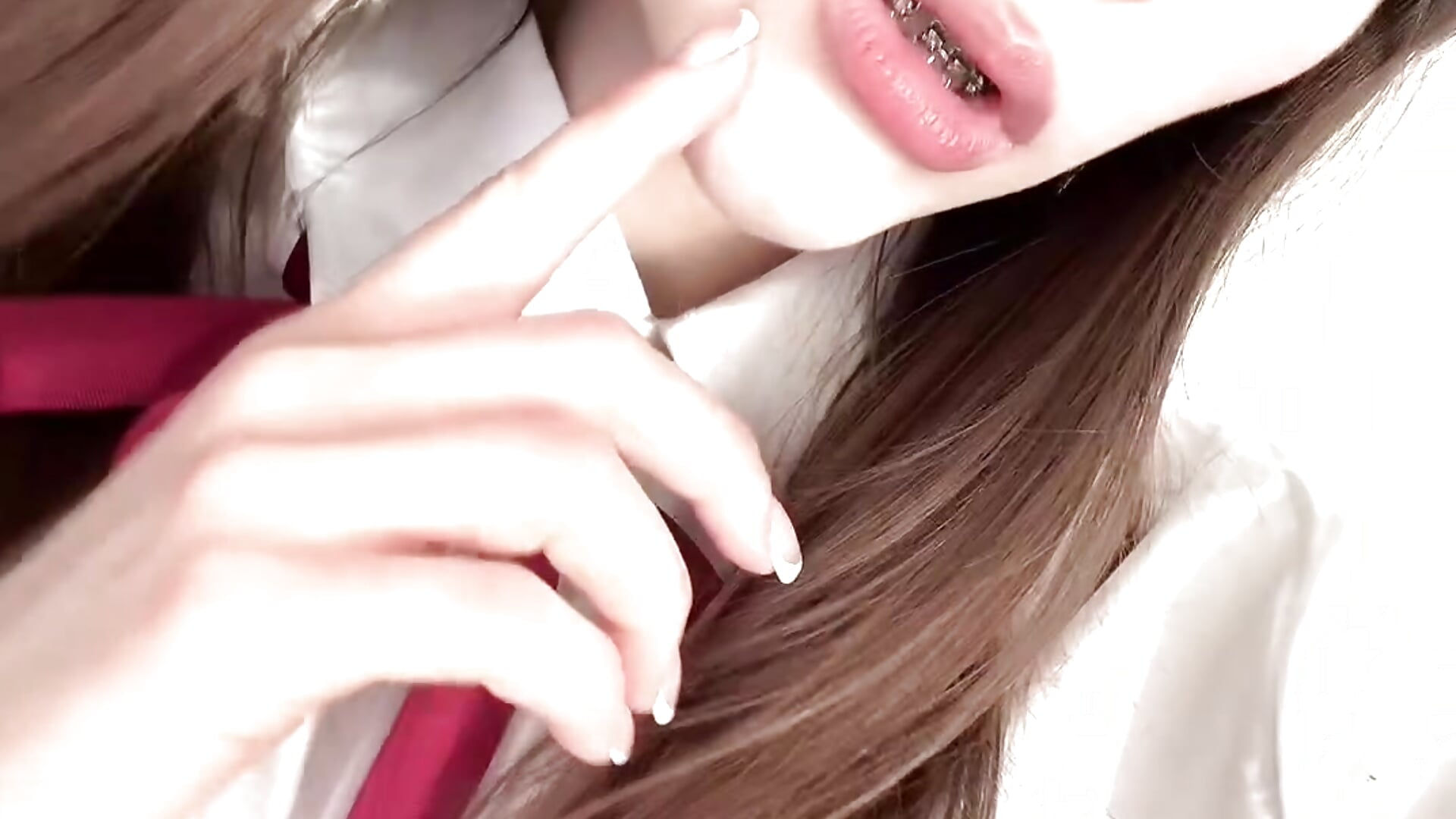 She doesn’t chase. She haunts. - video by Zoe_Vee cam model