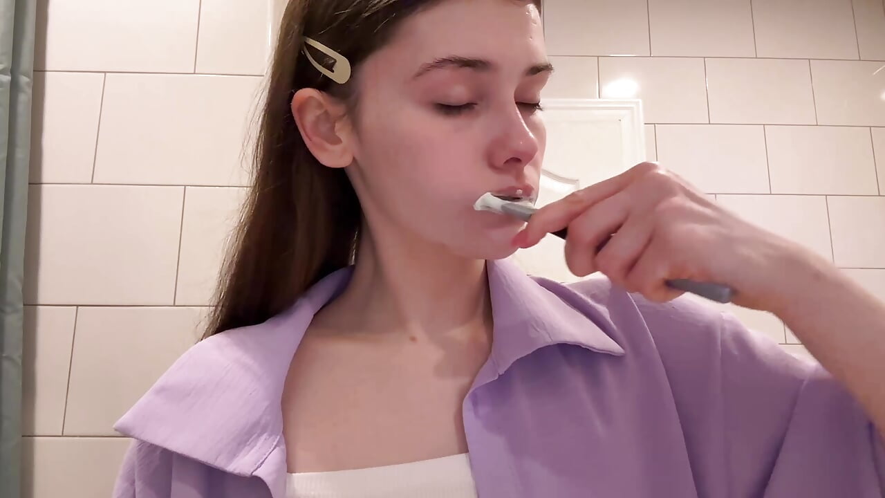 Getting ready for bed! - vídeo de Zoe_Vee modelo de câmara