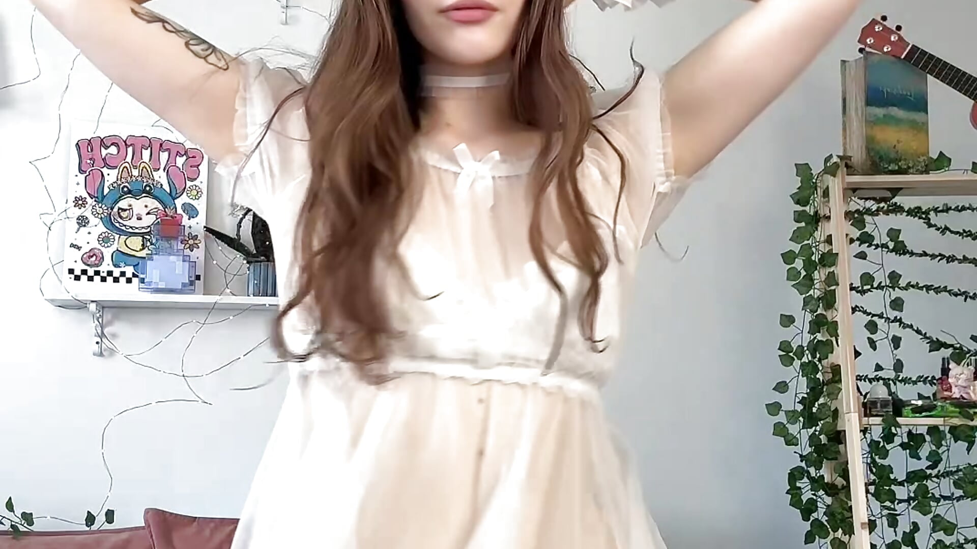 Would you steal a dance from a girl in this dress? - video by Zoe_Vee cam model