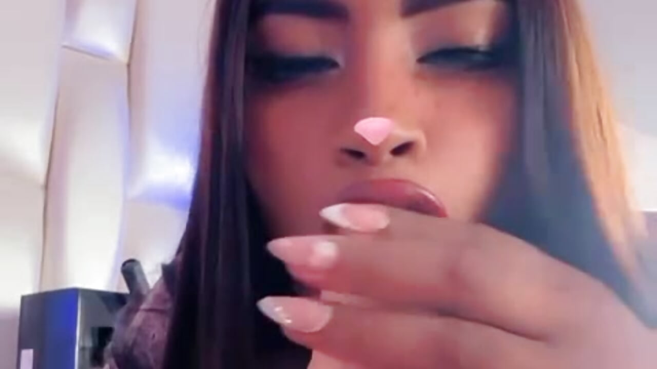 Do you want a good blowjob? - video by AmberMoss1 cam model