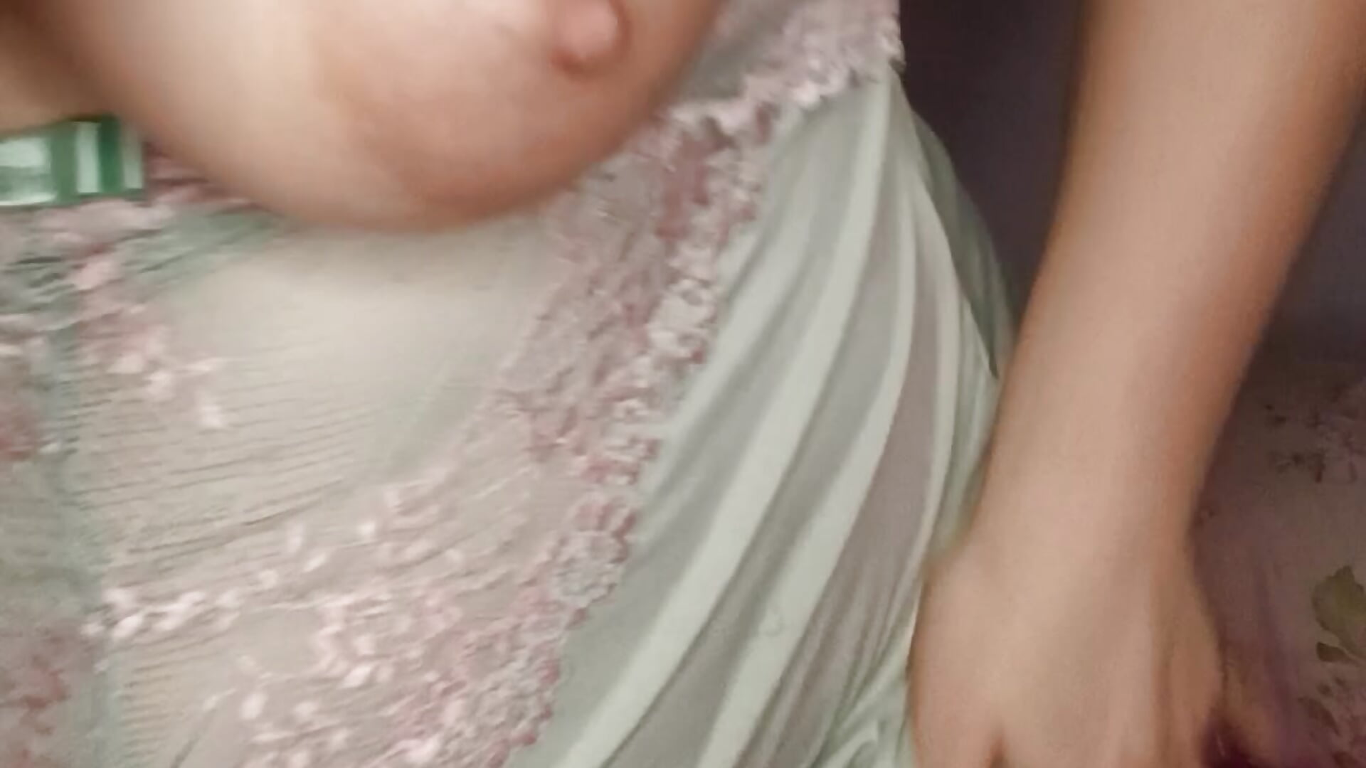 😈Sentando no dildo e depois colocando no cuzinho😈 - video by morenaq cam model