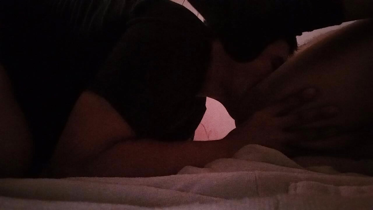 eating an ass with your feet up– Metheleo kameramodell videója