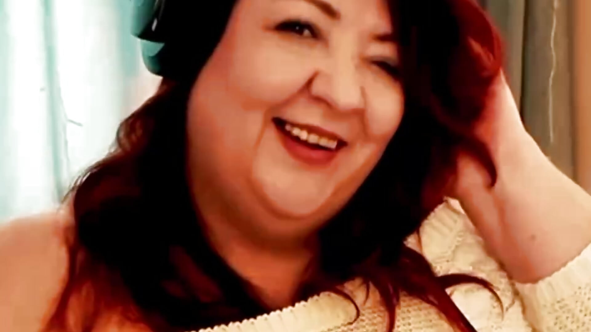 the rhythm of the music, feel it with me - video by Ophelia_Orbit cam model