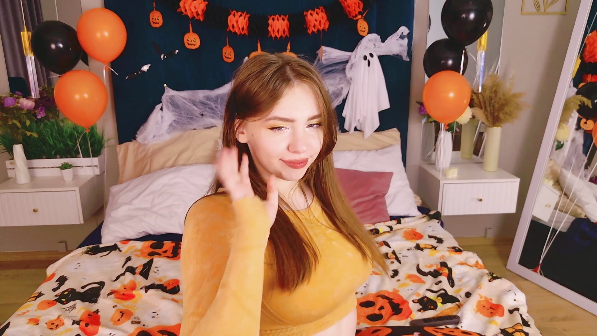 Halloween - video by Moon__Bunny cam model