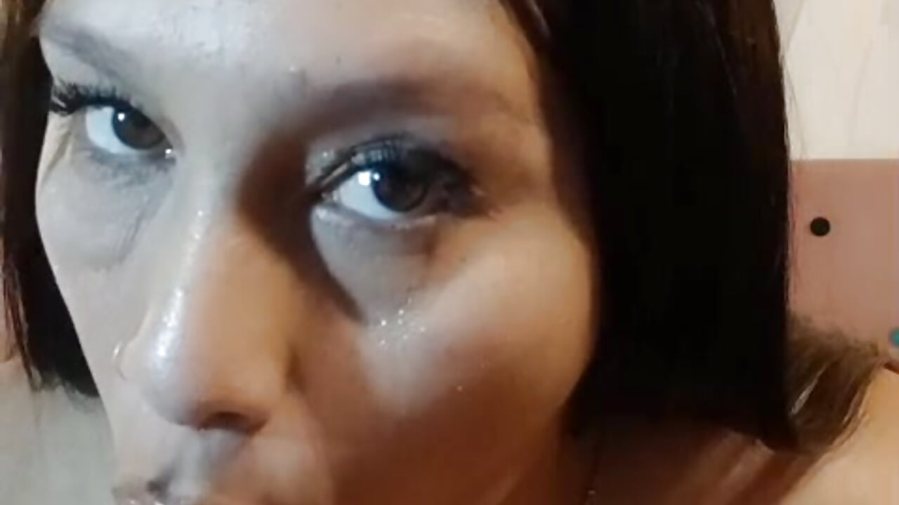 A present to you ♥ - video by Milf_NaomiBraunx cam model