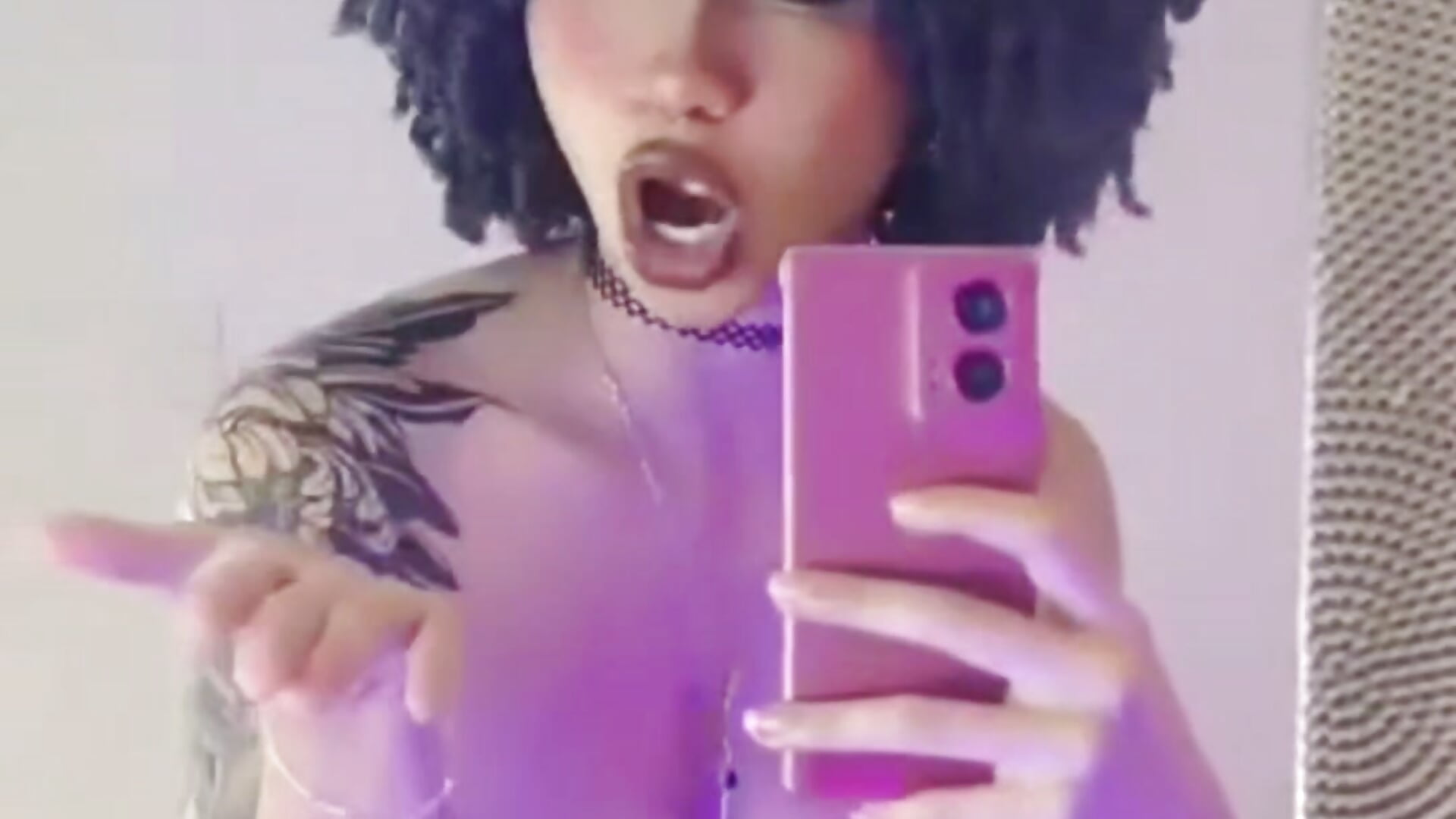 1000047972 - video by bettyboo2801 cam model