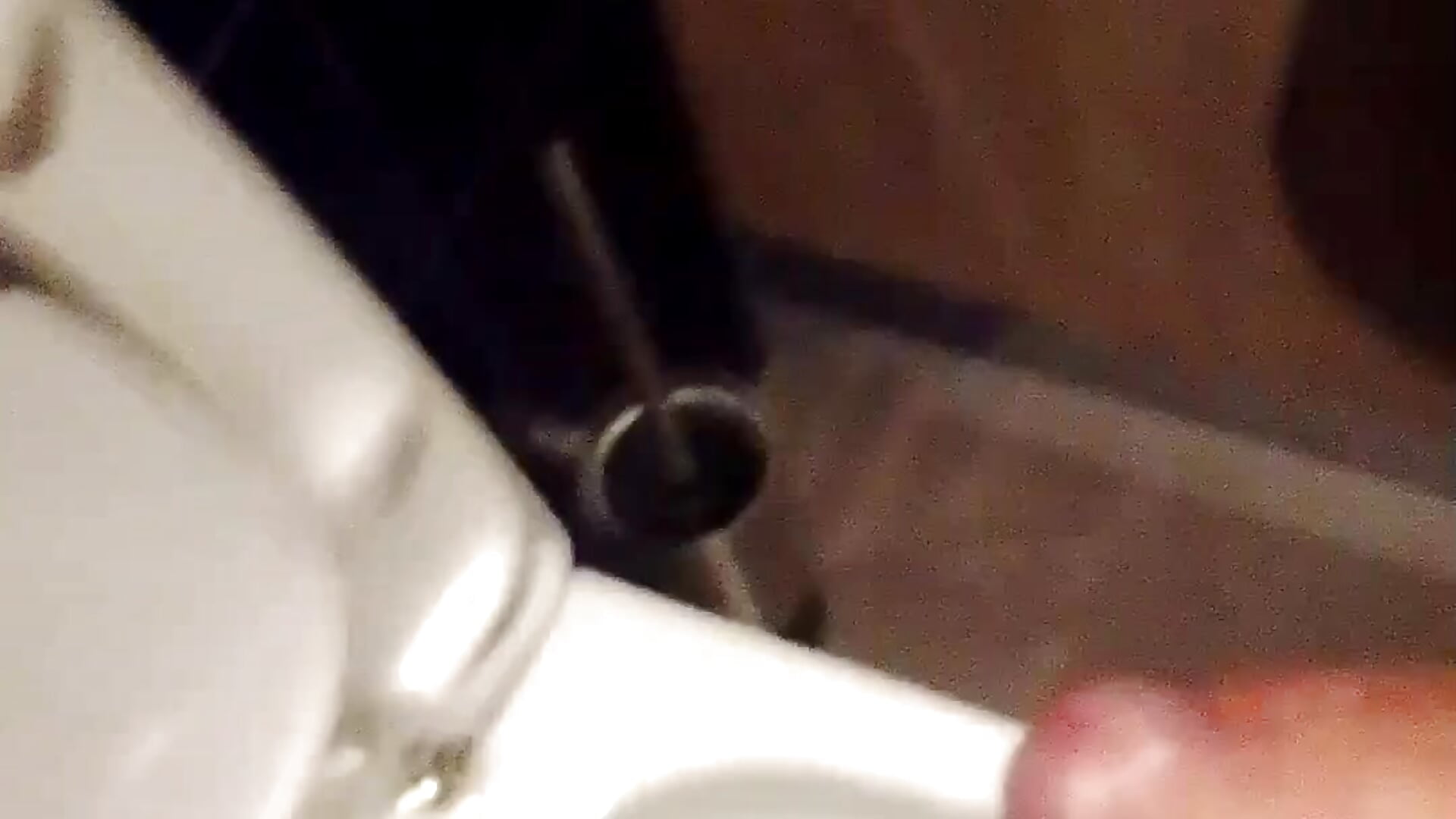 Im Kino Nach 3 Tagen anwichsen...cumShot - video by Datenschutz1993 cam model