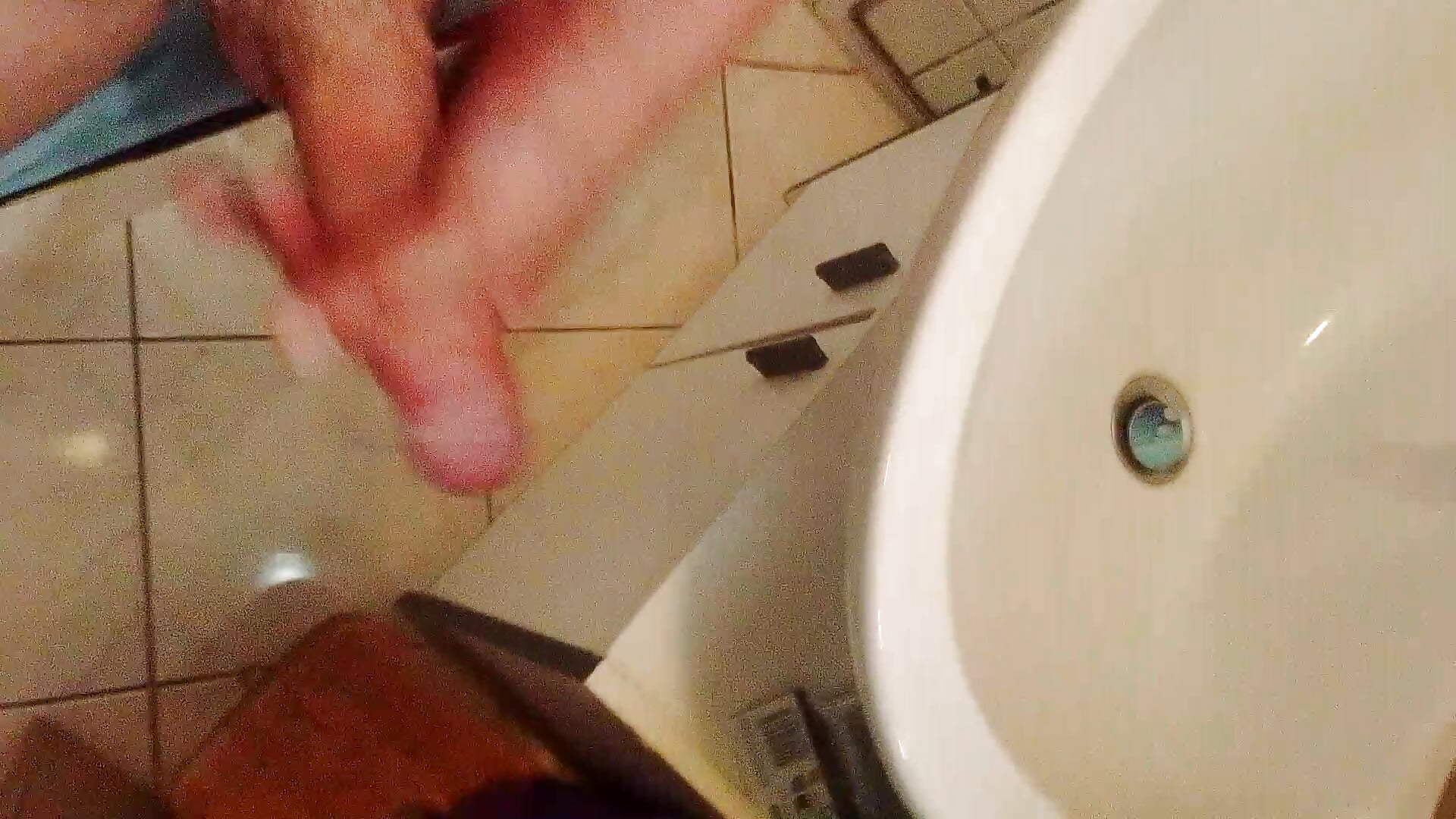 Und wie es auf die Größe ankommt.. cumShot - video by Datenschutz1993 cam model