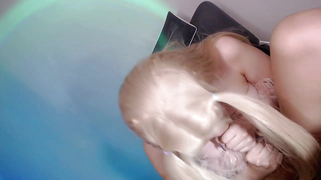 Self Suck for 10mins😈💦🌊 - video by coffe_cat28 cam model