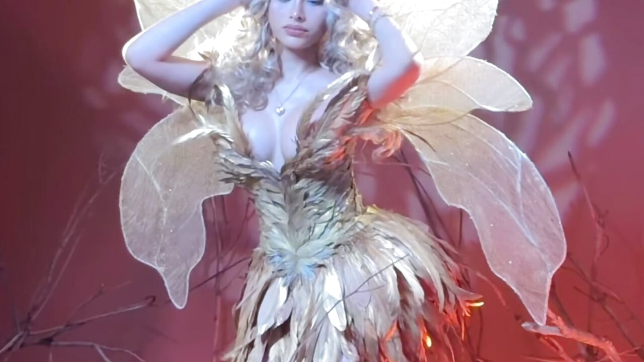 Godess Regina - video oleh coffe_cat28 kamera model