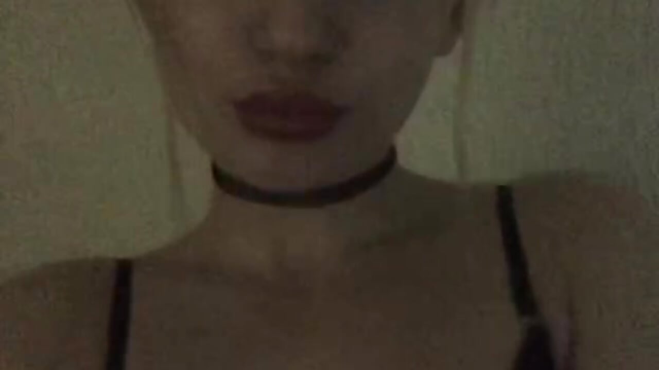 Singing😁 - video by kittywithu cam model