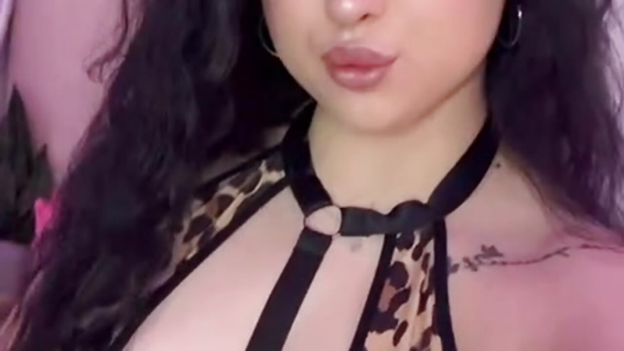 Want a playfull booty – video modela na kameri SweetySasha18