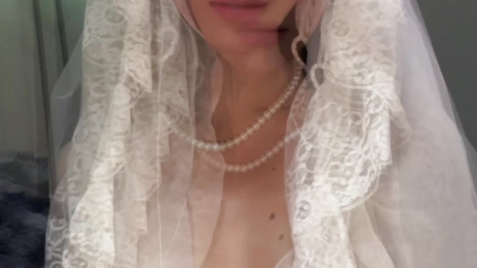 Bride? - vidéo du modèle de showcams redhotties