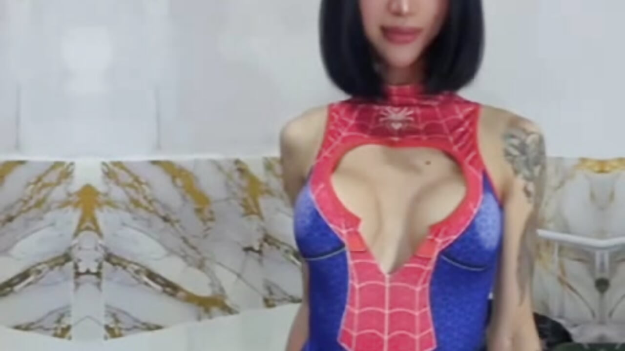 spider woman 2.0 - video oleh redhotties kamera model