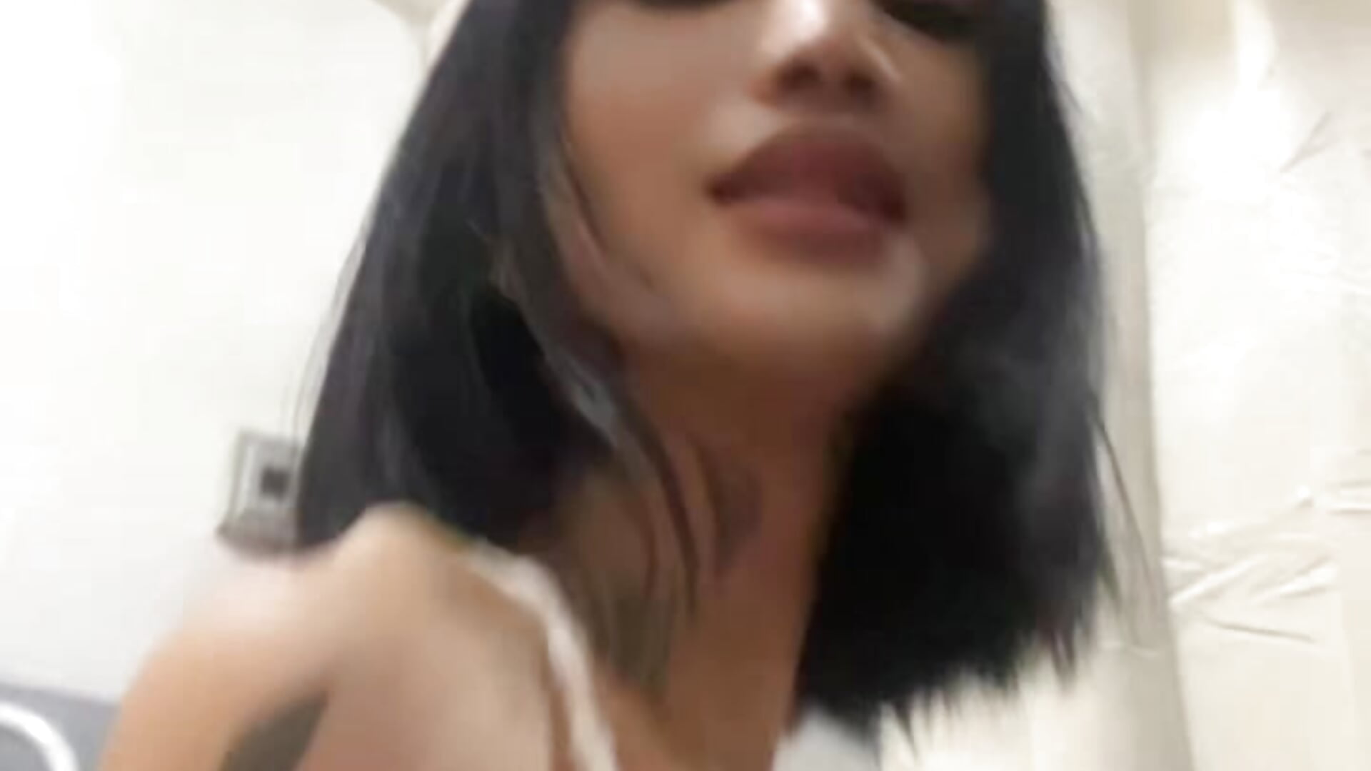 Let’s Get Loud!!!!!!! - vidéo du modèle de showcams redhotties