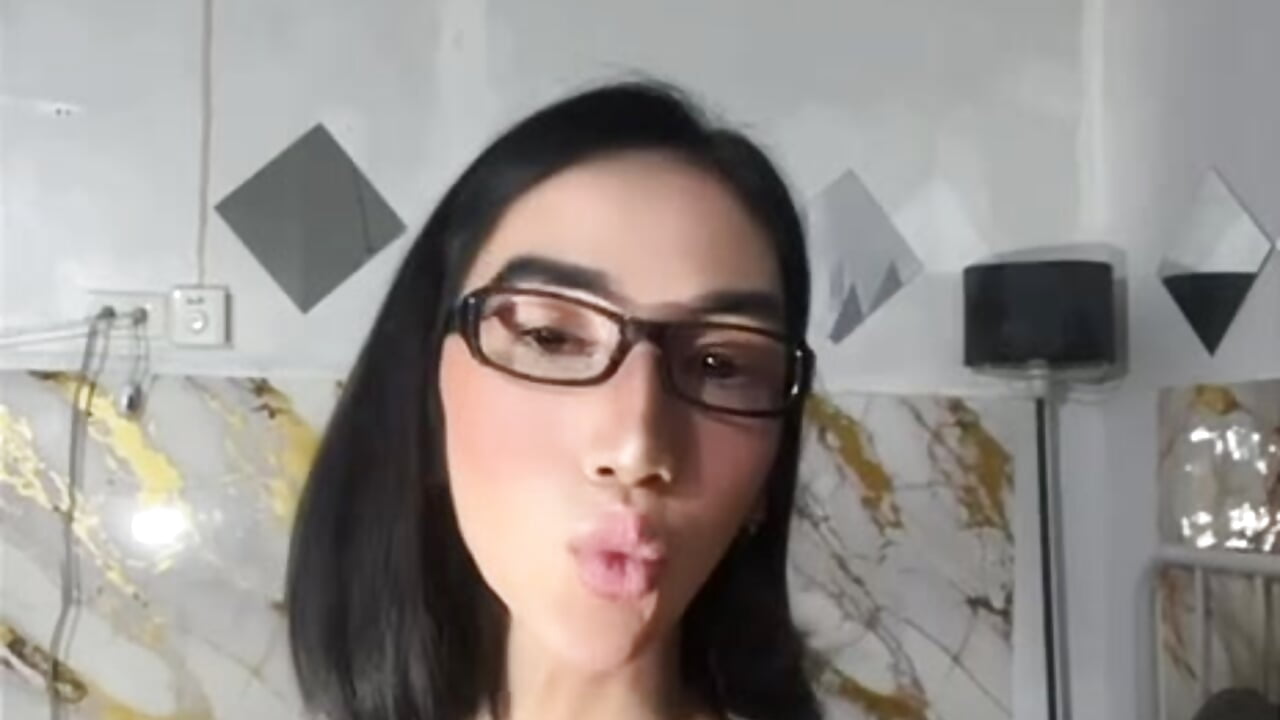 tease u more - video oleh redhotties kamera model