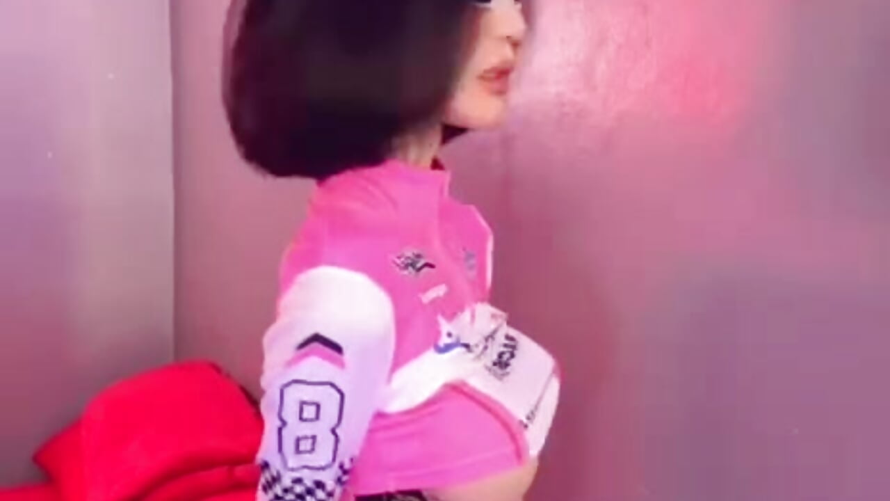 HOLESHOT QUEEN - vidéo du modèle de showcams redhotties