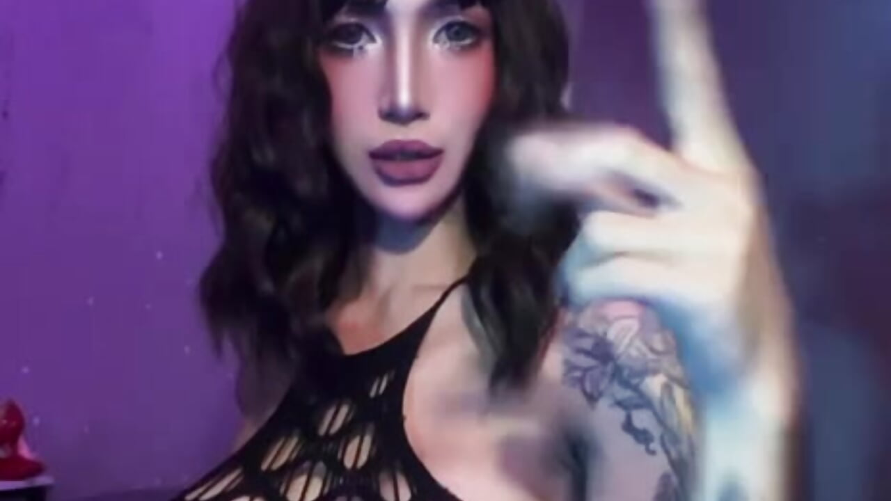 tres dos uno - vidéo du modèle de showcams redhotties