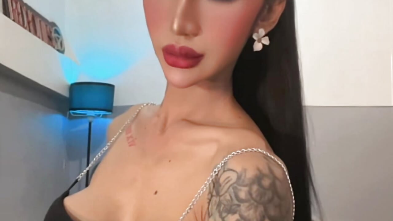 profile-intro-video - video by redhotties cam model