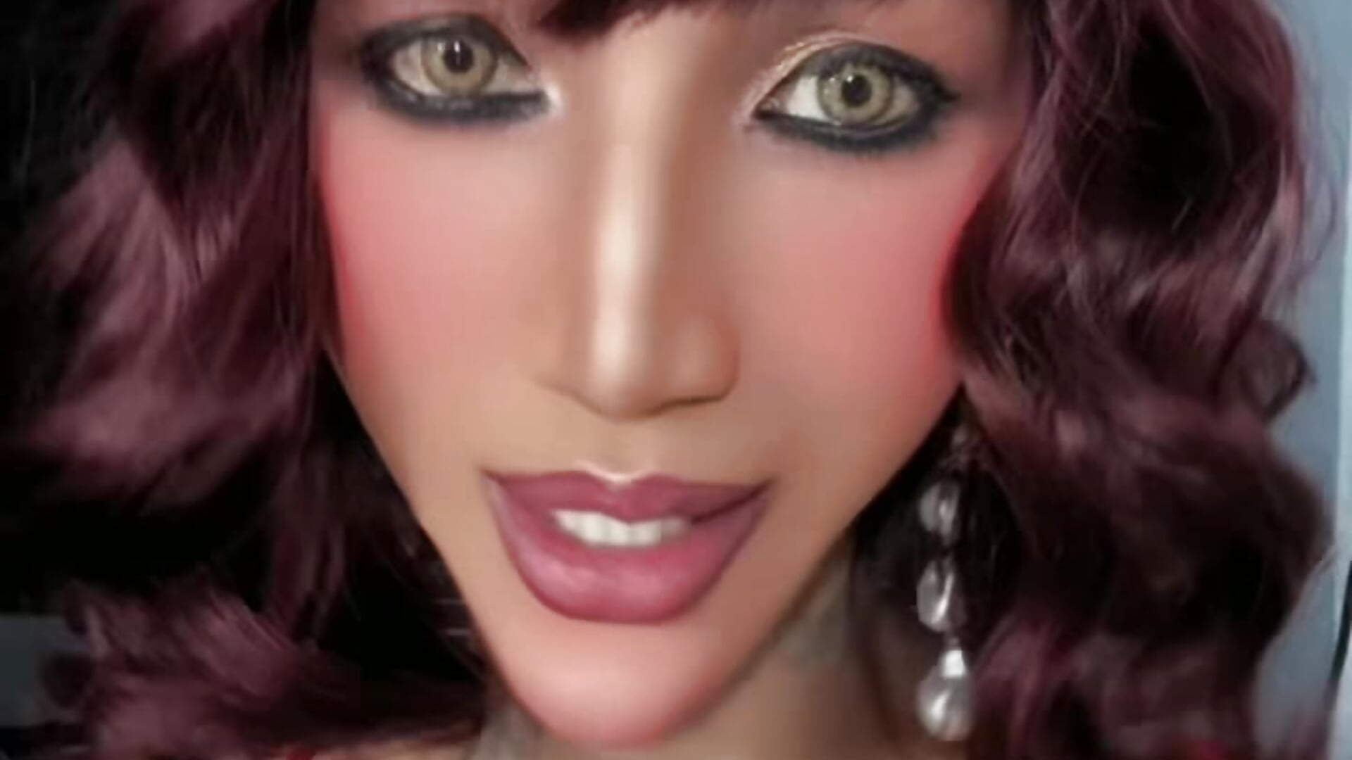 Whats your name? Haha - فيديو من redhotties موديل الكام