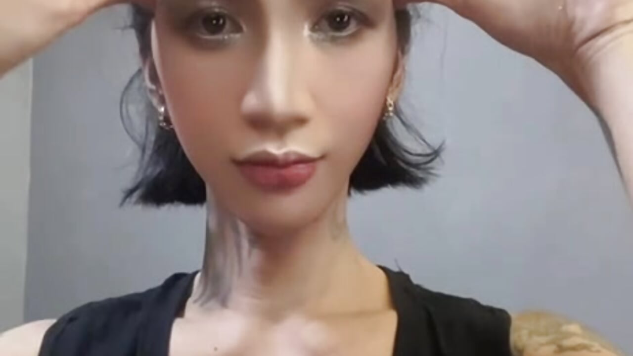 Confiance et Asance - vidéo du modèle de showcams redhotties