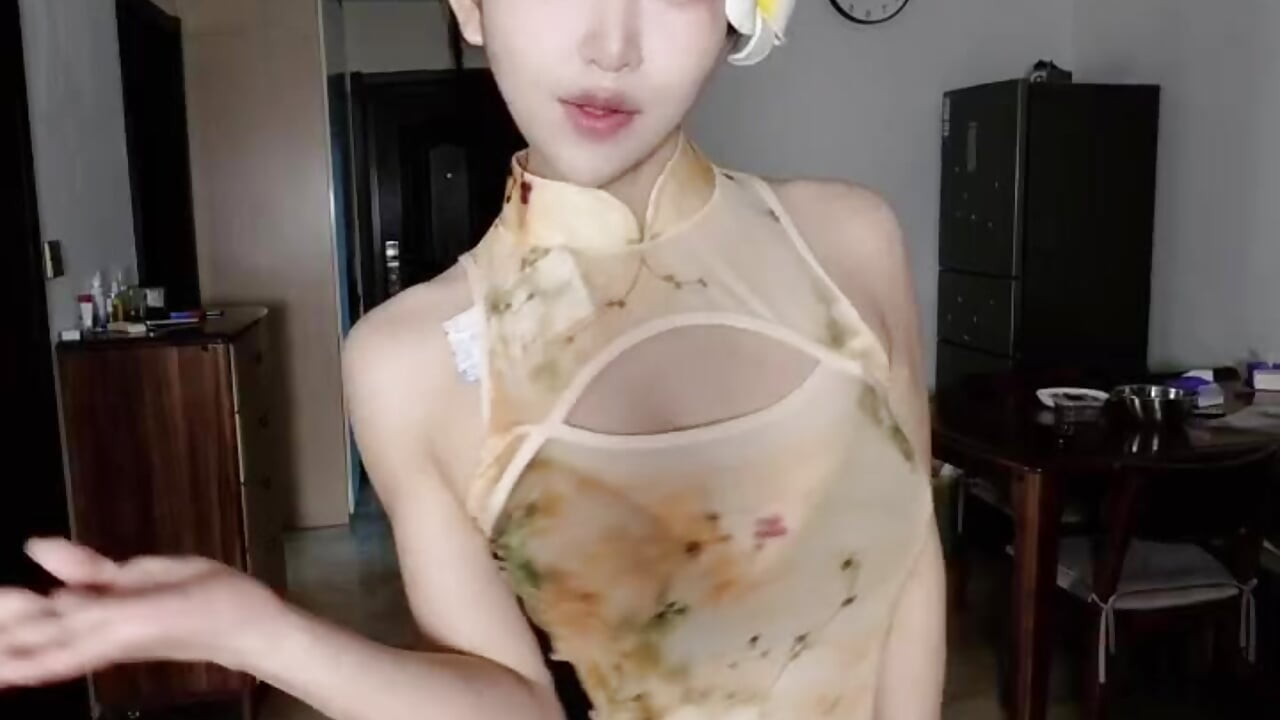 <3