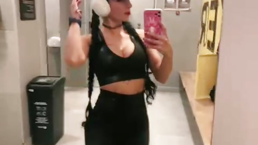 I love this place⚡ - video oleh model kamera Emely_florence_