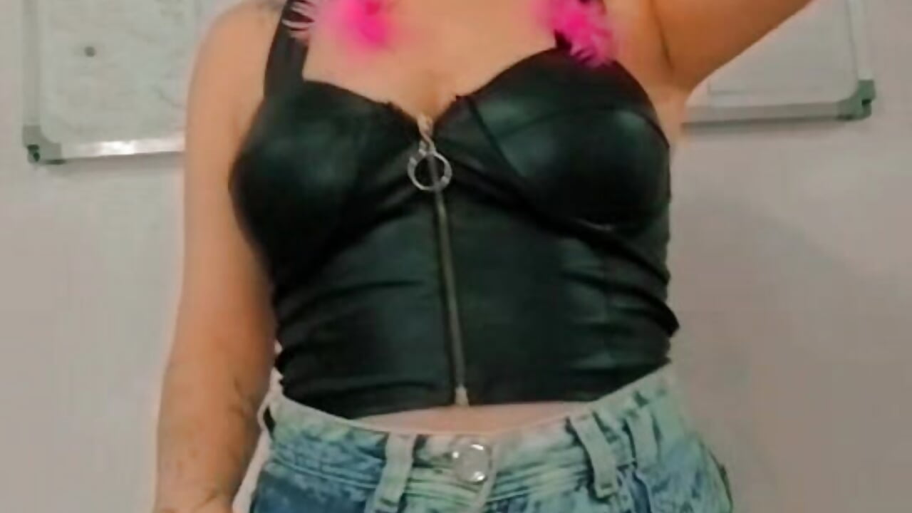 Minha cat dançando - video by cacaucat cam model