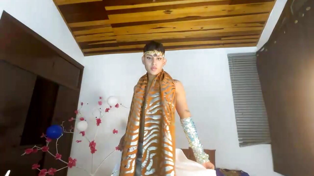 come and make a wish to the genie 🧞‍♀️🫦 - Nico_Narvaes adlı kamera modelinin videosu