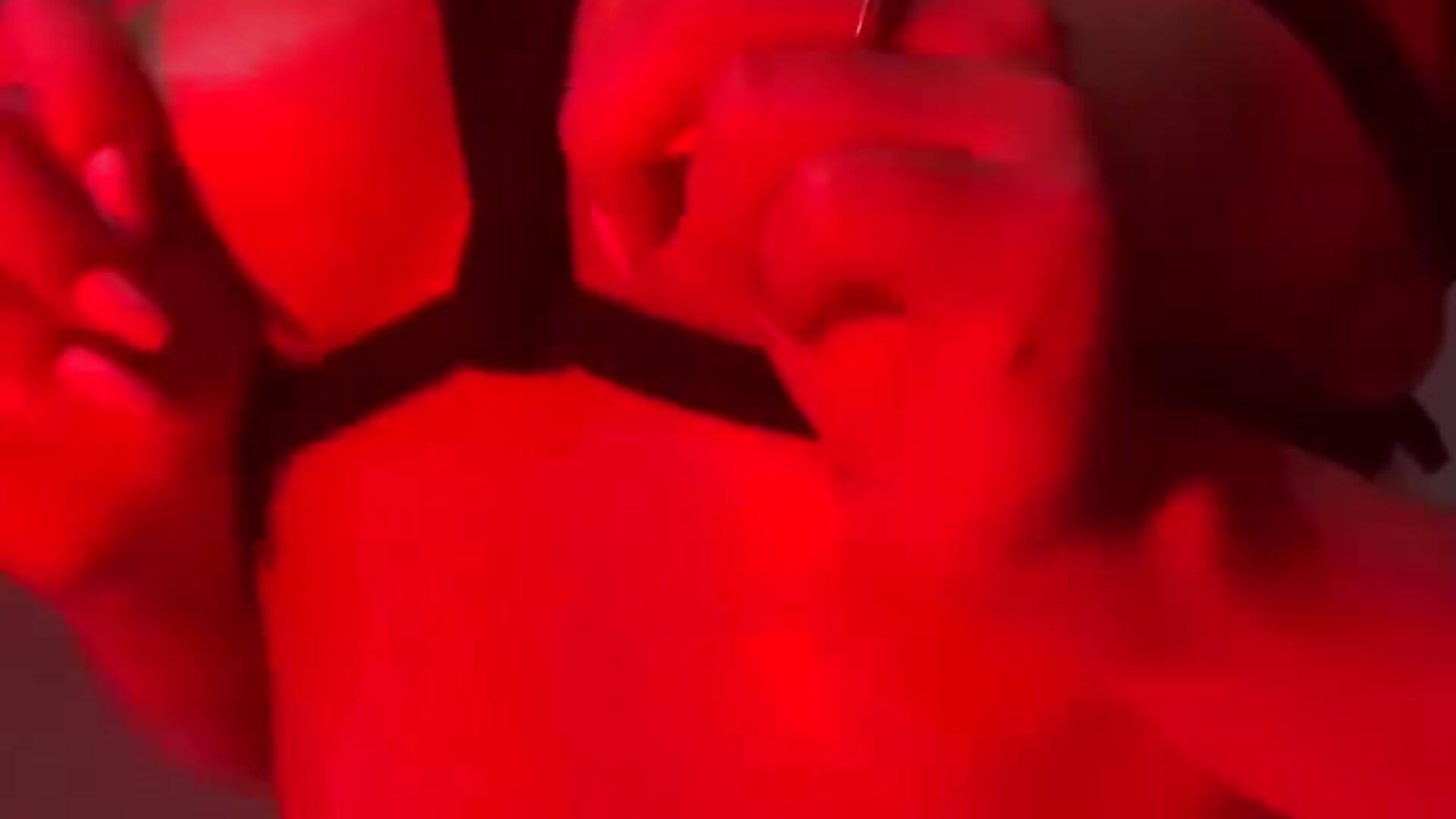 Hanna in red ❤️