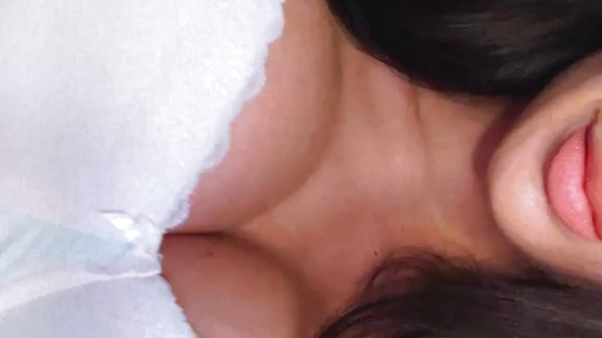 Bounce boobs 🍒🍒 - video by MollyMosley cam model