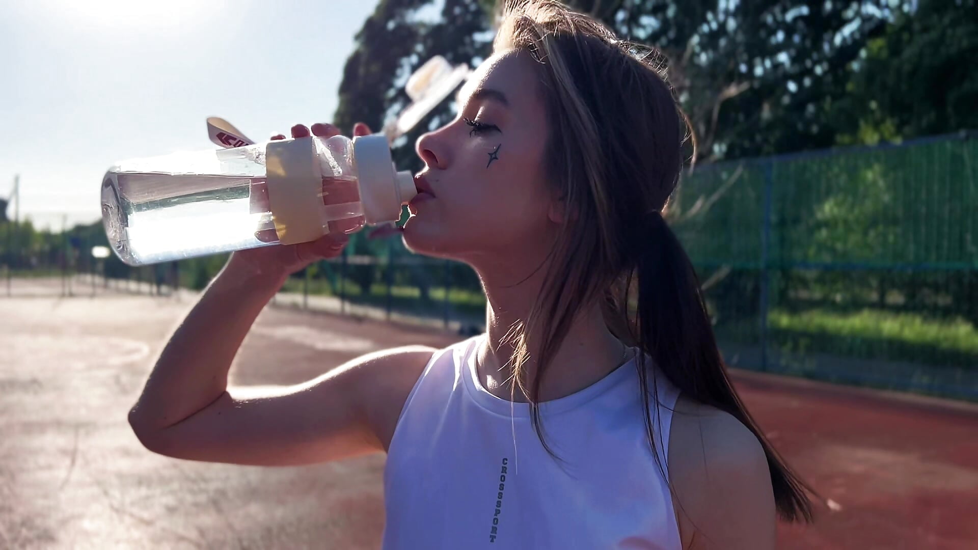 water saves me this hot summer - відео від вебкаммоделі Marryme-