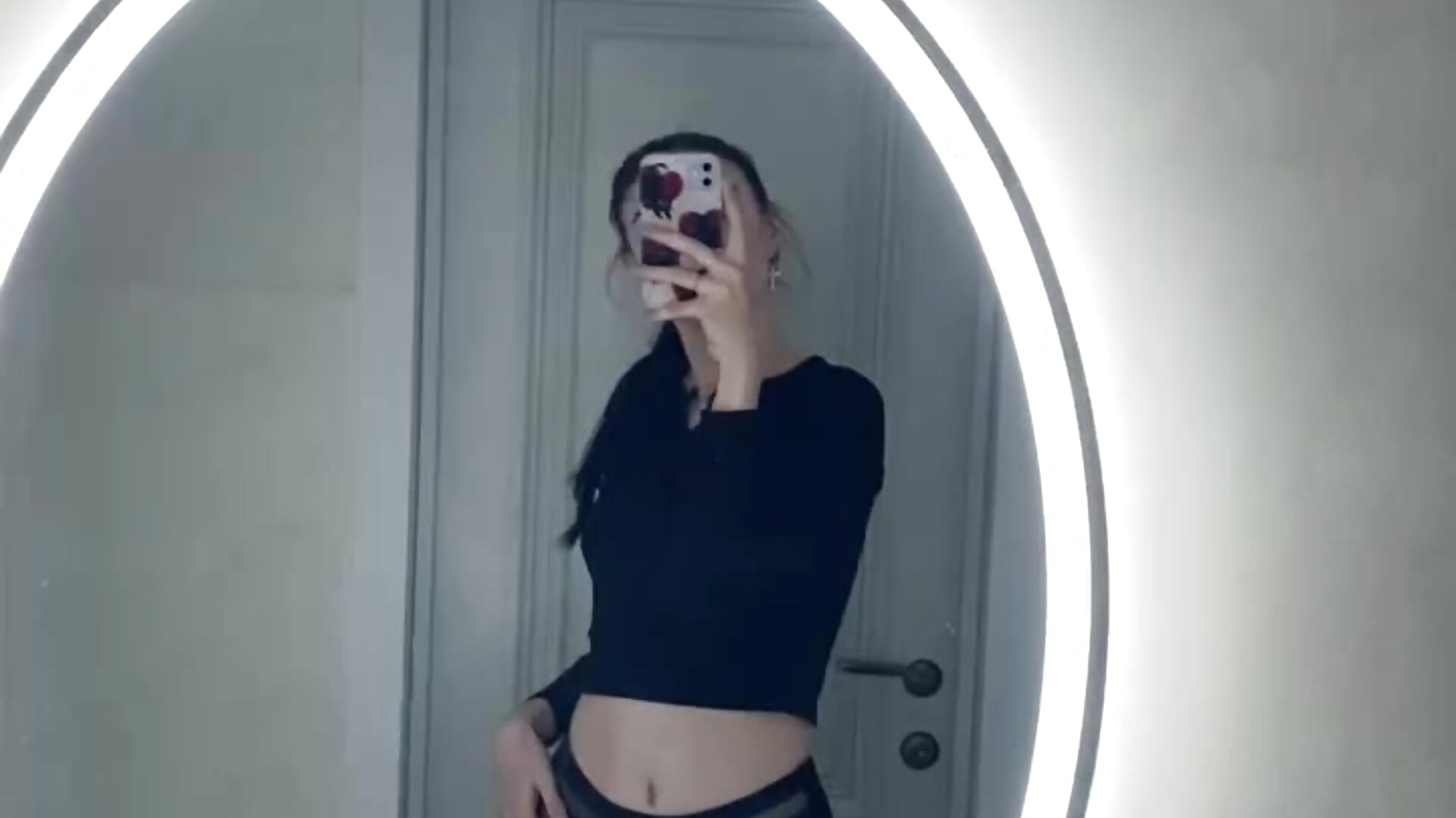 dancing in the bathroom💖💦 - video by JenniferSullivan cam model